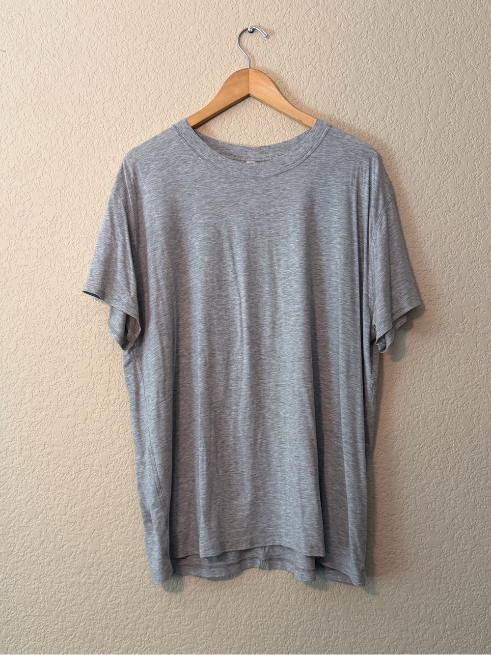 Lululemon Athletica Women's Light Heather Gray Short Sleeve Crew Tee, Sz 14